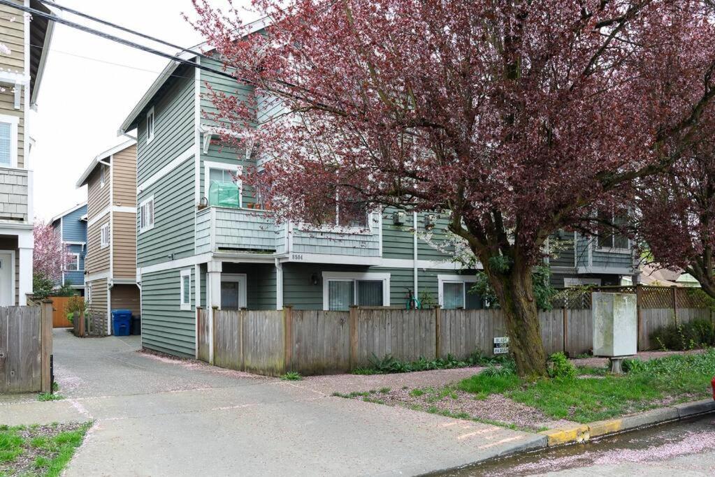 Snug Suite Near Greenlake! Seattle Exterior foto